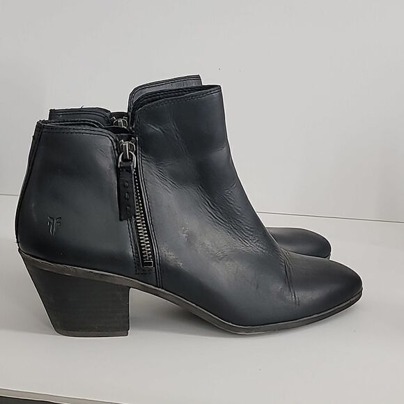 Frye Judith Black Leather Double Zip Ankle Boots - Picture 8 of 10